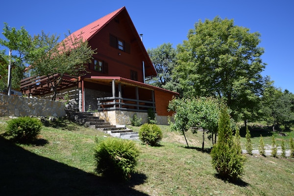 Foto van Vakantiehuis in Gorski Kotar met zwembad - Vakantiehuis in Brod Moravice - GardenSummer
