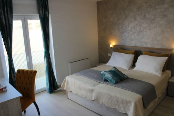 Foto van Appartement met zeezicht in Stara Novalja - Vakantiehuis in Stara Novalja - BedRoom