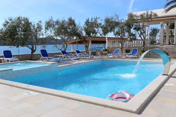 Foto van Appartement met zeezicht in Stara Novalja - Vakantiehuis in Stara Novalja - PoolOfHouse