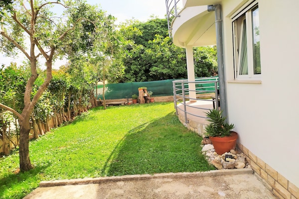 Foto van Vrijstaand vakantiehuis in Dalmatië met privétuin - Landing