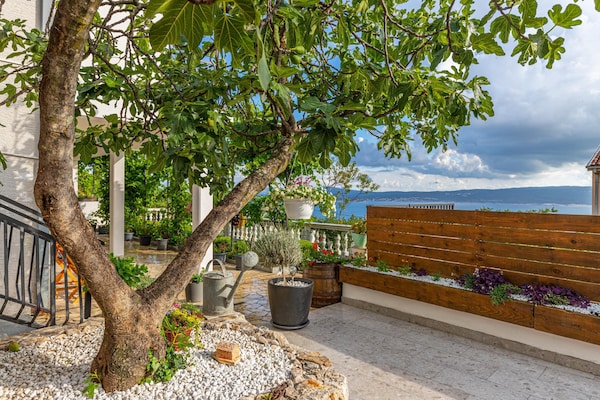 Foto van Vakantiehuis Dramalj met zwembad bij zee - Vakantiehuis in Dramalj - TerraceBalcony