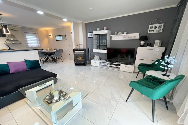 Foto van Vakantiehuis Dramalj met zwembad bij zee - Vakantiehuis in Dramalj - LivingRoom