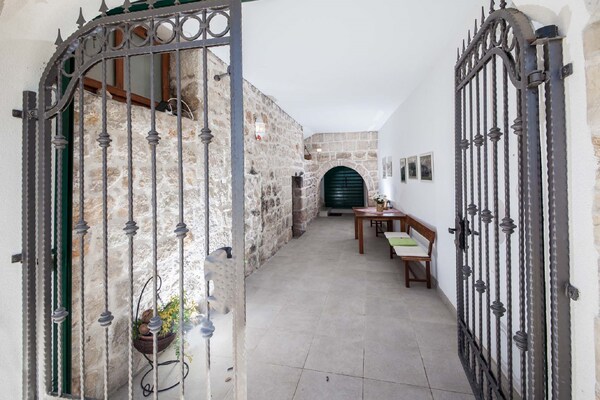 Foto van Stenen Huis in Podgora met Zeezicht - Vakantiehuis in Podgora - HallReception