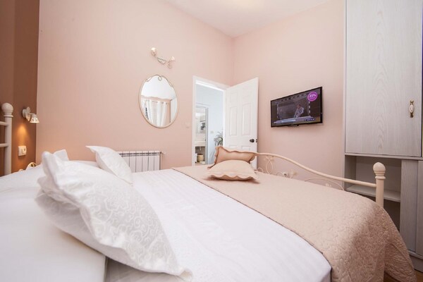 Foto van Stenen Huis in Podgora met Zeezicht - Vakantiehuis in Podgora - BedRoom