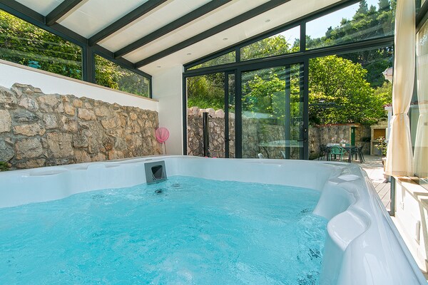 Foto van Stenen Huis in Podgora met Zeezicht - Vakantiehuis in Podgora - ExteriorSummer