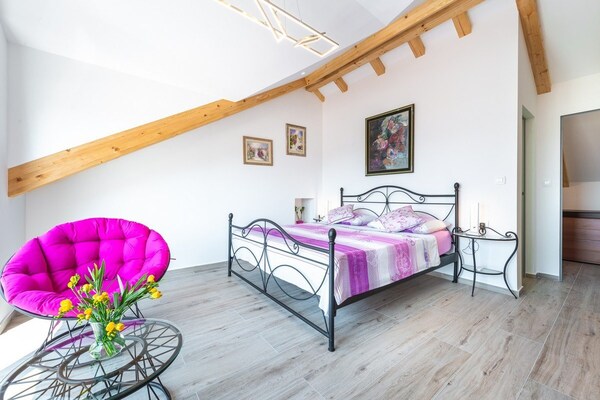 Foto van Villa Mia -Three-Bedroom Villa with Swimming Pool - Vakantiehuis in Trsteno - BedRoom