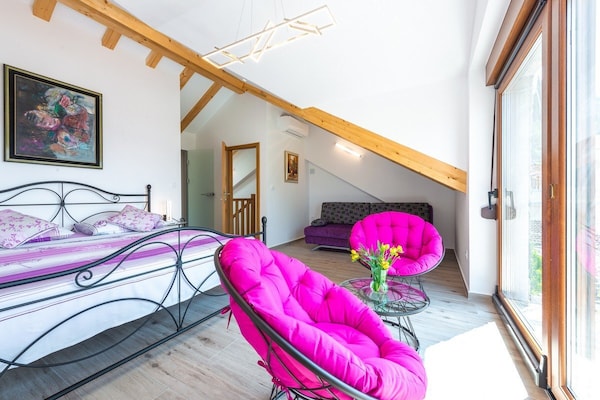 Foto van Villa Mia -Three-Bedroom Villa with Swimming Pool - Vakantiehuis in Trsteno - BedRoom