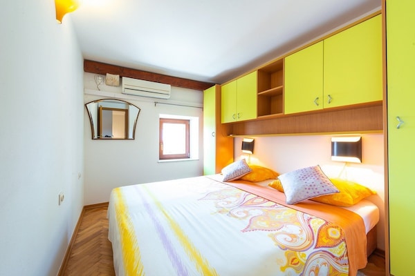 Foto van Villa Mia -Three-Bedroom Villa with Swimming Pool - Vakantiehuis in Trsteno - BedRoom