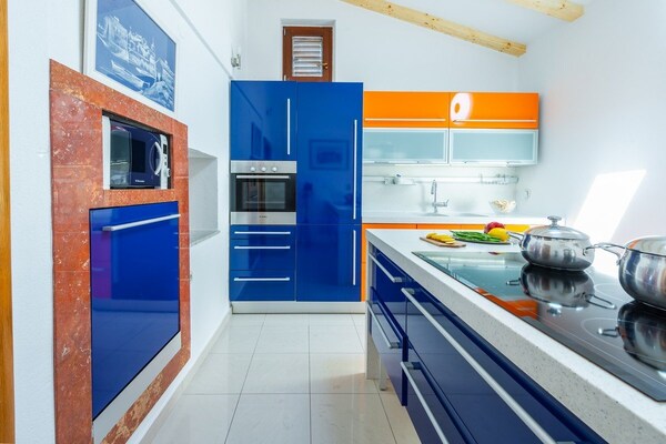 Foto van Villa Mia -Three-Bedroom Villa with Swimming Pool - Vakantiehuis in Trsteno - Kitchen
