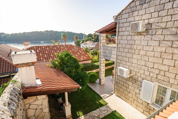 Foto van Villa Vista Old Town - Four Bedroom House with Terrace and Sea View - Outdoor