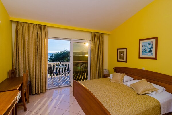 Foto van Hotel Pansion Villa Antonio - Two Bedroom Suite Family 19 - BedRoom