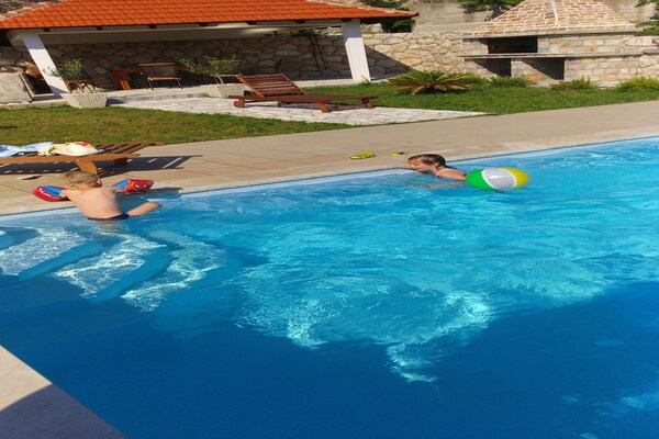 Foto van Holiday Home Stari Zoganj - Two Bedroom Holiday Home with Terrace and Swimming Pool - Pool
