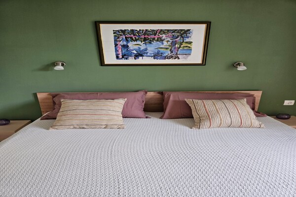 Foto van Beach House Nono - Four Bedroom Villa with Swimming Pool - BedRoom