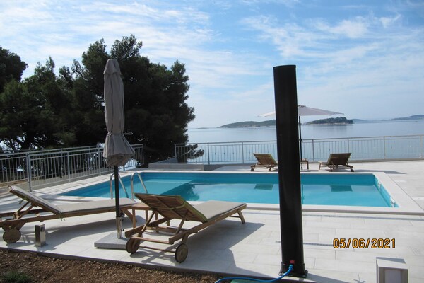 Foto van Beach House Nono - Four Bedroom Villa with Swimming Pool - Pool