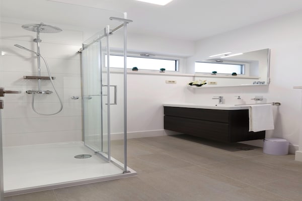 Foto van Villa in Župa met Infinity Pool & Biokovo Uitzicht - BathRoom