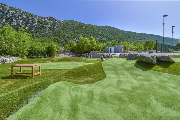 Foto van Villa in Župa met Infinity Pool & Biokovo Uitzicht - Facilities