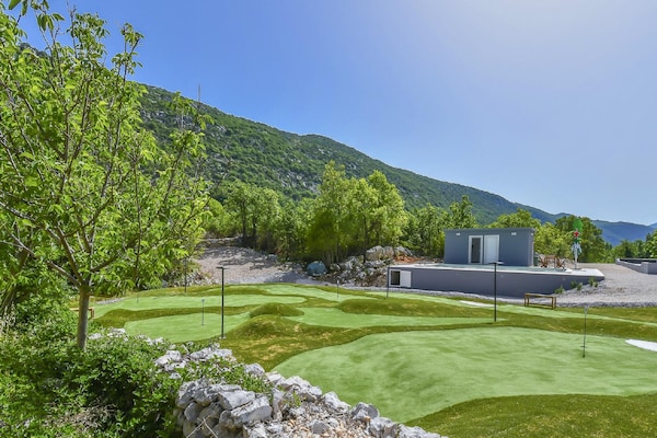 Foto van Villa in Župa met Infinity Pool & Biokovo Uitzicht - Facilities