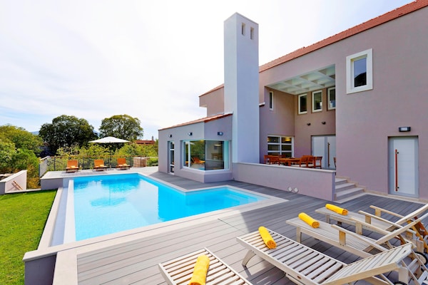 Foto van Villa in Župa met Infinity Pool & Biokovo Uitzicht - PoolOfHouse