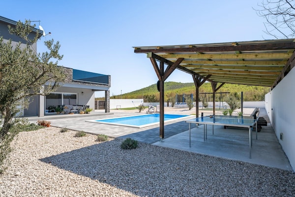 Foto van Moderne villa met privézwembad - Vakantiehuis in Stankovci - PoolOfHouse