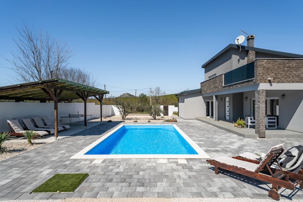 Foto van Moderne villa met privézwembad - Vakantiehuis in Stankovci - PoolOfHouse