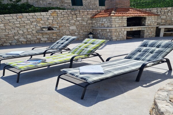 Foto van Luxury apartment Ani - Three Bedroom Apartment with terrace and Swimming pool - Facilities