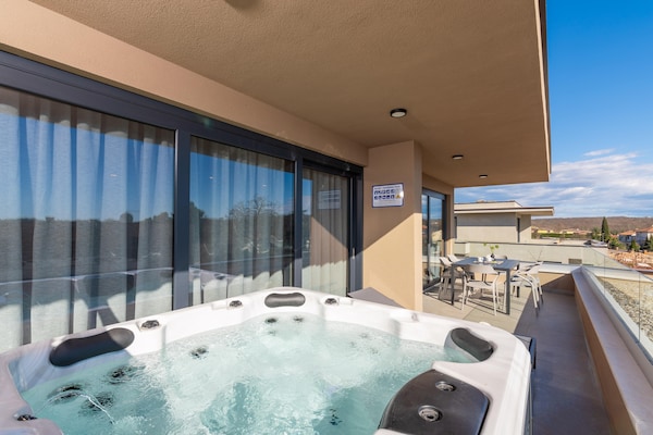 Foto van Appartement in Pula met Zeezicht en Bubbelbad - Vakantiehuis in Brtonigla - Wellness
