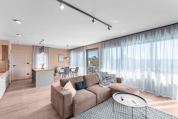 Foto van Appartement in Pula met Zeezicht en Bubbelbad - Vakantiehuis in Brtonigla - LivingRoom