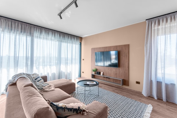 Foto van Appartement in Pula met Zeezicht en Bubbelbad - Vakantiehuis in Brtonigla - LivingRoom