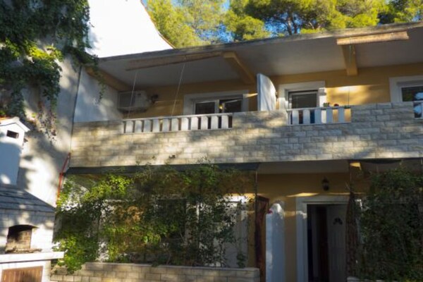 Foto van Beachfront Apartments Plaža - One Bedroom Apartment A3 - Outdoor