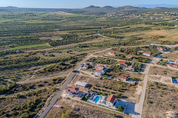 Foto van Moderne villa met privézwembad - Vakantiehuis in Vrana - AreaSummer20KM