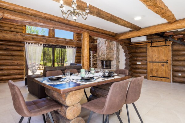 Foto van Holiday Home Elizabeta - Vakantiehuis in Slunj - DiningRoom