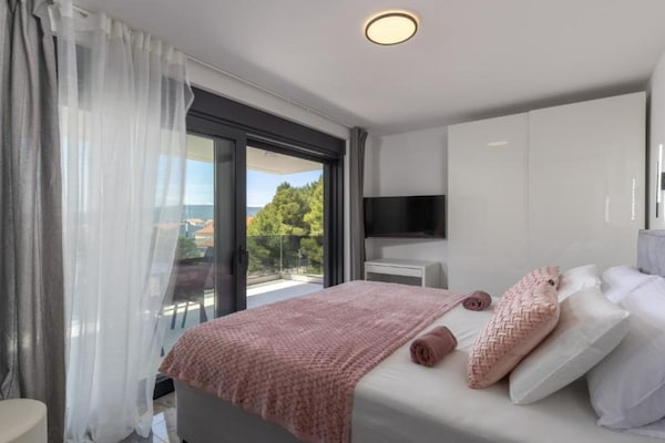 Foto van Charming Apartment Island Krk - Three Bedroom Apartment - BedRoom
