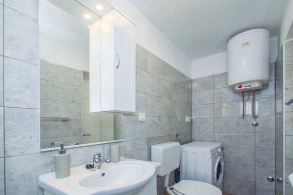Foto van Holiday Home Klara - Vakantiehuis in Stanici - BathRoom