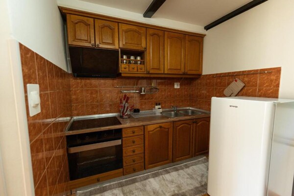 Foto van Villa Narnia - Three Bedroom Villa - Vakantiehuis in Prozor - Kitchen