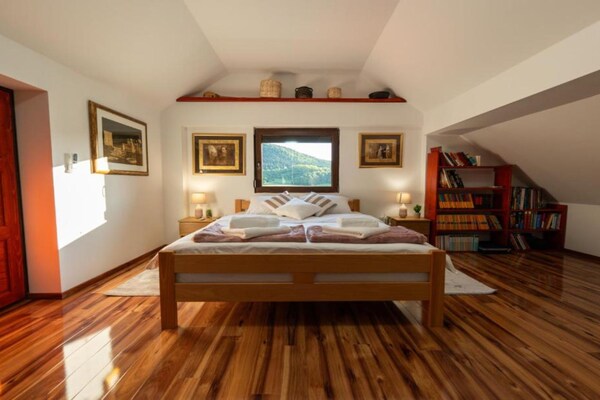 Foto van Villa Narnia - Three Bedroom Villa - Vakantiehuis in Prozor - BedRoom