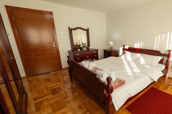 Foto van Villa Narnia - Three Bedroom Villa - Vakantiehuis in Prozor - BedRoom