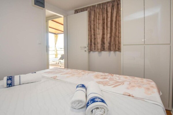 Foto van Camping Stacaravans Bella Vita - Vakantiehuis in Biograd na Moru - BedRoom
