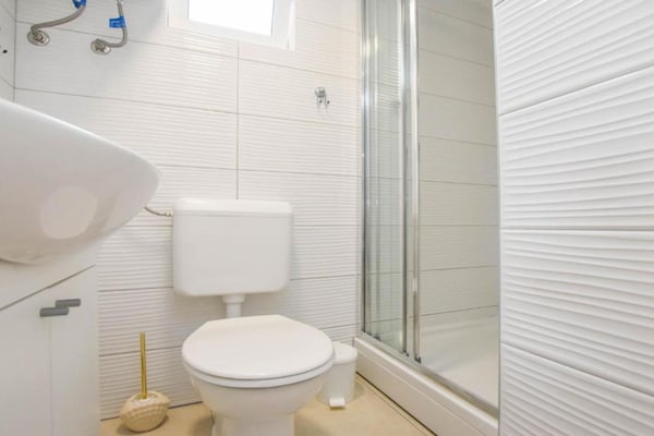 Foto van Camping Stacaravans Bella Vita - Vakantiehuis in Biograd na Moru - BathRoom