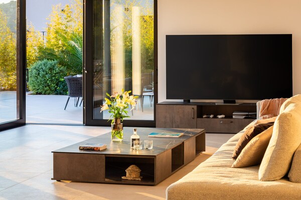 Foto van Breathtaking Villa Vis Five Bedroom Villa with the Pool - LivingRoom