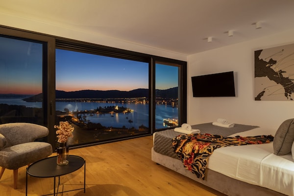 Foto van Breathtaking Villa Vis Five Bedroom Villa with the Pool - BedRoom