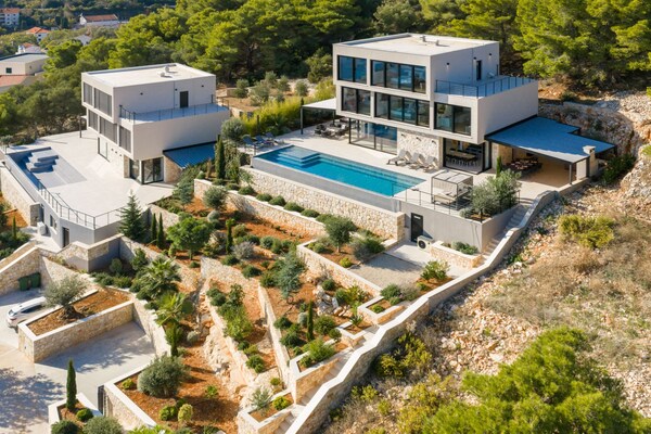Foto van Breathtaking Villa Vis Five Bedroom Villa with the Pool - View