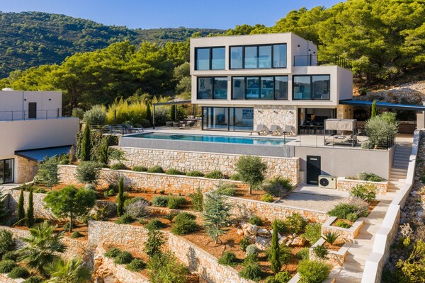 Foto van Breathtaking Villa Vis Five Bedroom Villa with the Pool - View