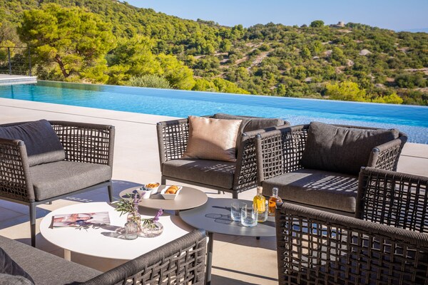 Foto van Breathtaking Villa Vis Five Bedroom Villa with the Pool - View
