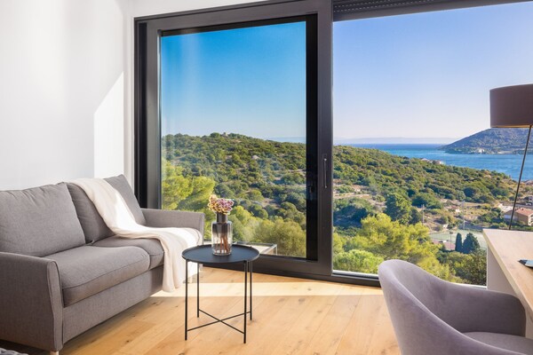Foto van Breathtaking Villa Vis Five Bedroom Villa with the Pool - View