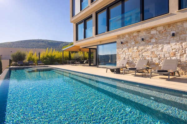 Foto van Breathtaking Villa Vis Five Bedroom Villa with the Pool - View