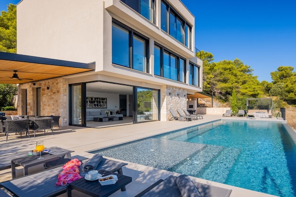 Foto van Breathtaking Villa Vis Five Bedroom Villa with the Pool - View
