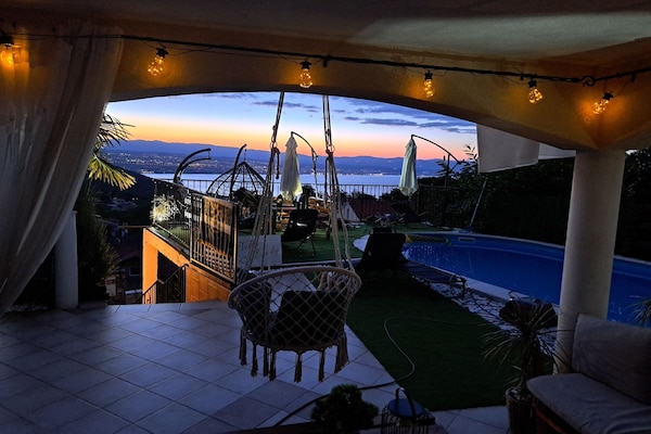 Foto van Beautiful Unique Family Villa Emily - Five Bedroom Holiday Home With Pool - Outdoor