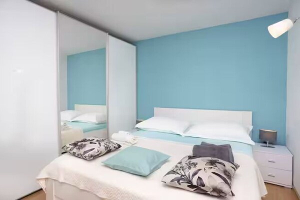 Foto van Blue Magic Apartment - Two Bedroom Apartment with Sea View and Terrace - BedRoom