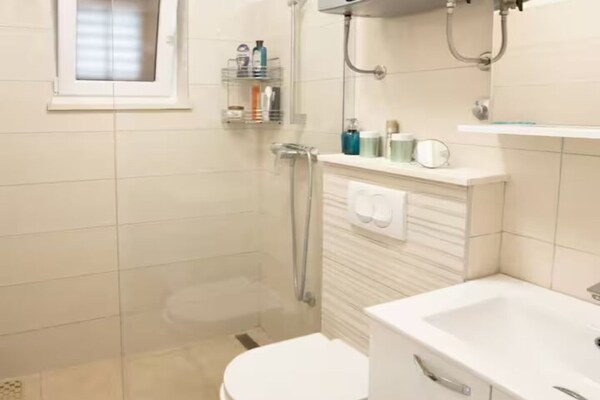 Foto van Blue Magic Apartment - Two Bedroom Apartment with Sea View and Terrace - BathRoom