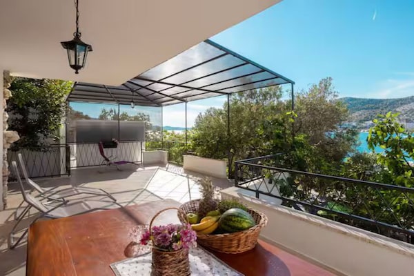 Foto van Blue Magic Apartment - Two Bedroom Apartment with Sea View and Terrace - Terrace